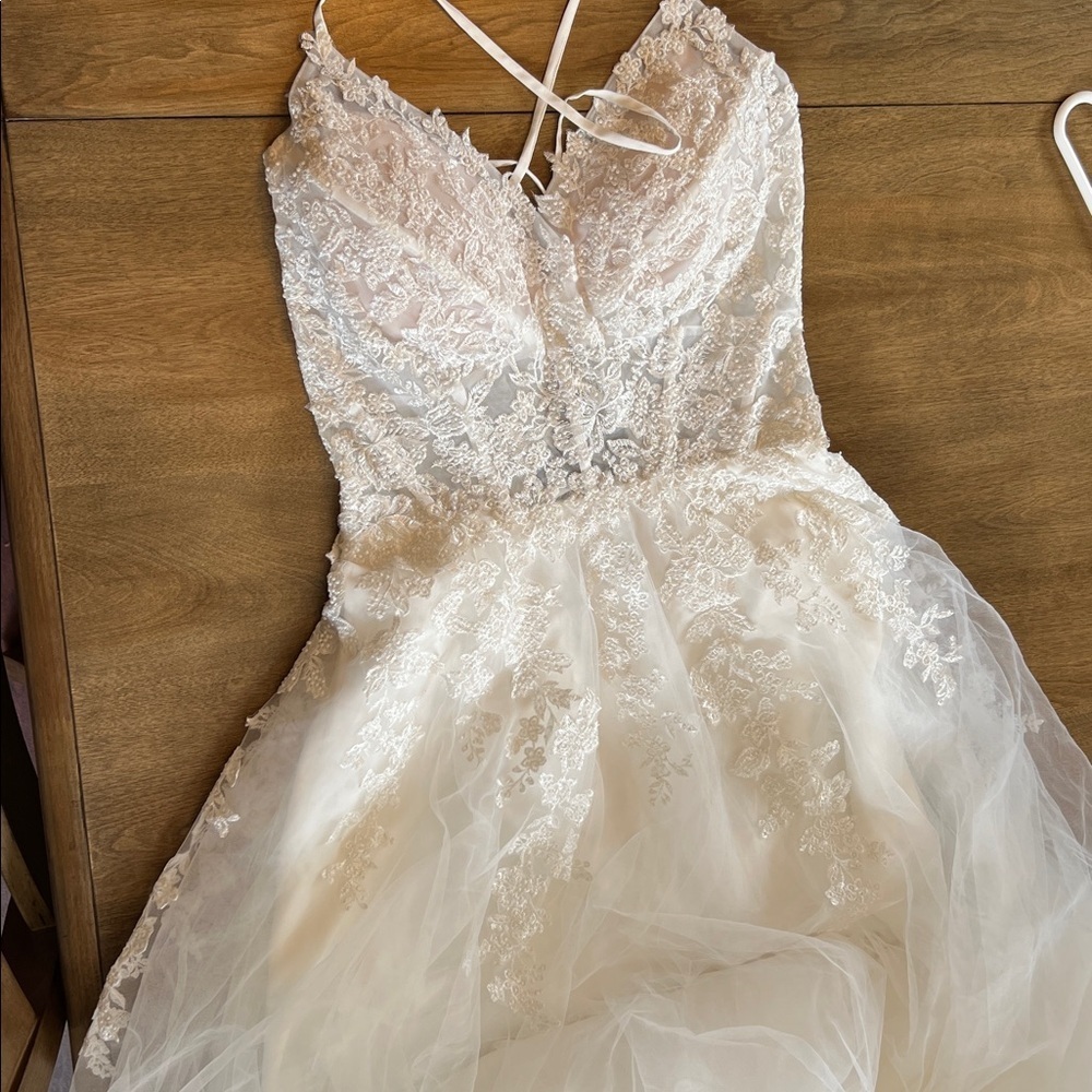 Lulus Luxury White Sheer Tulle Embroidered Beaded Bridal Gown Size Large NWT - Picture 15 of 17